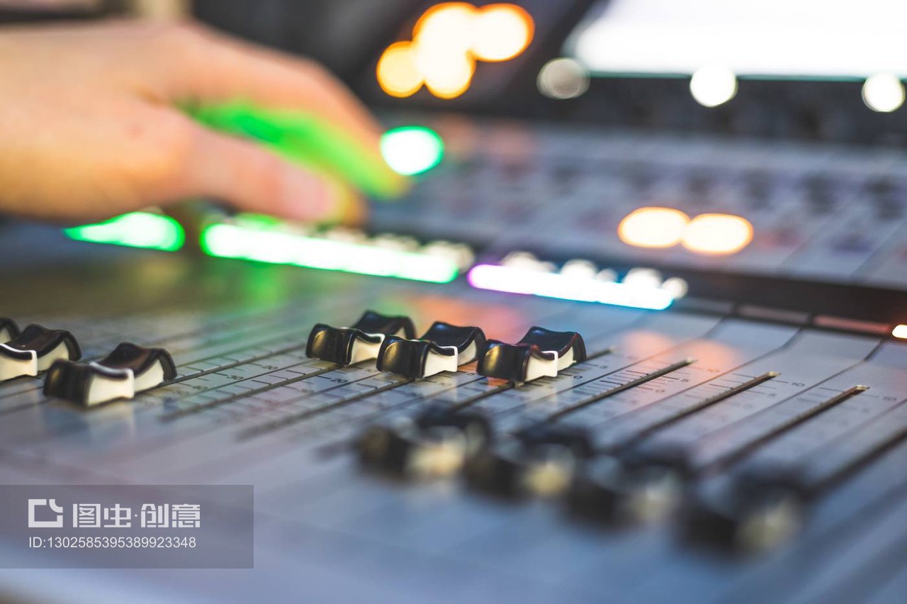 錄音室混音臺: 音響工程師的專業音樂制作藝術